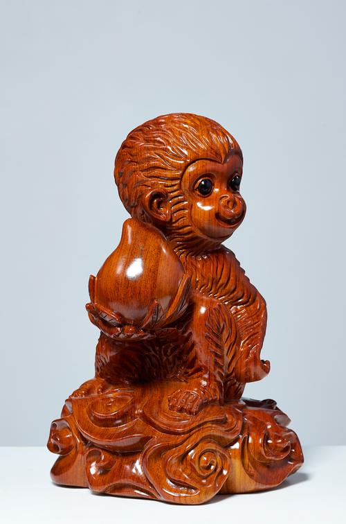 唐砖花梨木雕猴子摆件实木雕刻十二生肖猴子一对红木质灵猴献桃工艺品