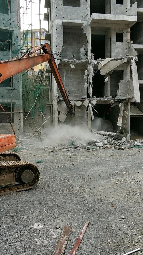 雇挖掘机拆房子多少钱一天搜索结果-铁甲论坛