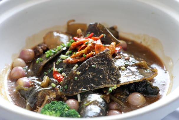 汉寿甲鱼是湖南省常德市汉寿县著名的特产,历史悠久,以其肉质细致