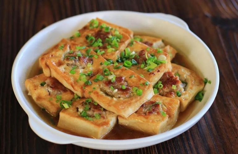 客家酿豆腐是江西人爱吃的一道特色名菜之一,也是江西人招待客人必上