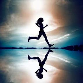 唯美女人跑步奔跑励志图片头像