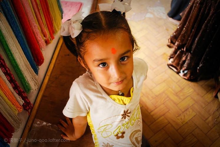 尼泊尔的小女孩.
