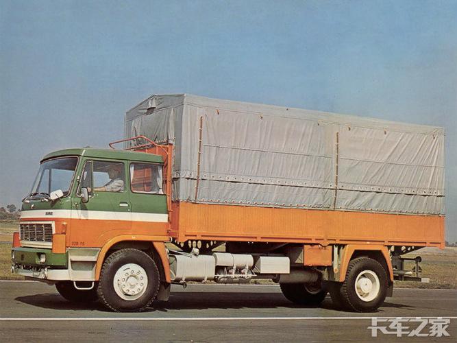 发些利亚兹卡车的图片顺便请教一下利亚兹的发展历史