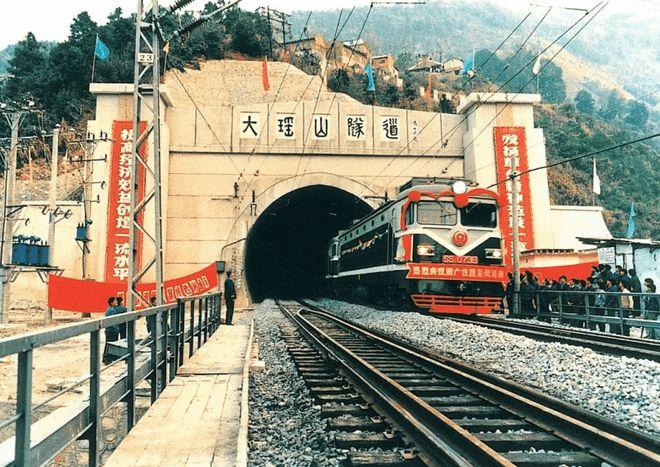 揭秘百年粤汉铁路丨把时光留在隧道里