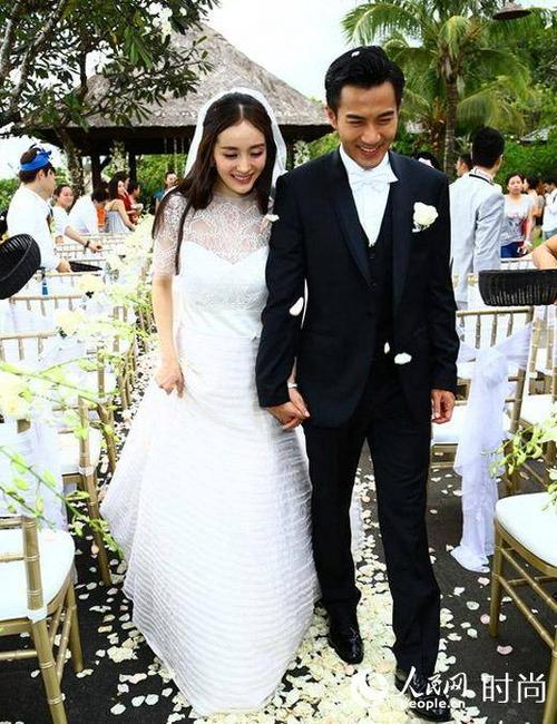 2014年1月8日下午16点30分,杨幂与刘恺威的婚礼在巴厘岛举行.