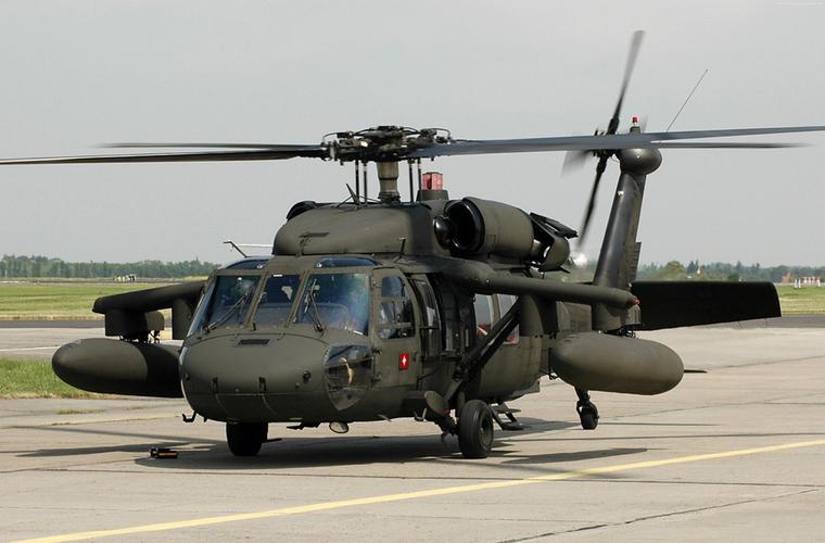 图——黑鹰直升机凭借其出色的性能和可靠性几乎已经成了世界多用途