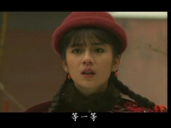 曾哲贞也算是一代学生情人,出演《婉君》中的兰萱成名,比林瑞阳小9岁