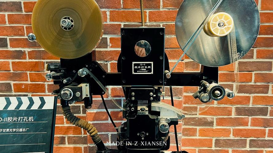古董级电影放映机摄影机