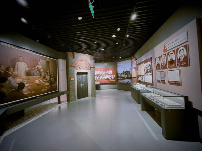 武汉革命博物馆位于湖北省武汉市武昌区红巷13号场馆总占地面积