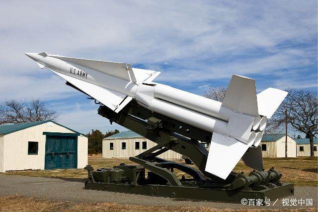东风-21d中程反舰弹道导弹(dbm)是一种导弹由中国对付航母打击海上