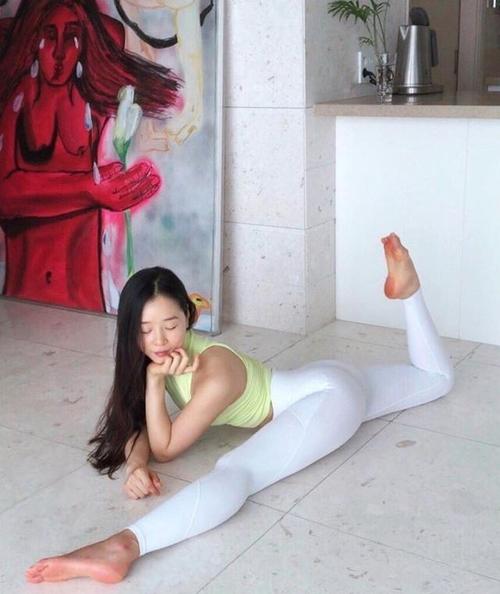 韩国瑜伽网红sanga瑜伽功夫太厉害了曼妙身材尽显曲线美