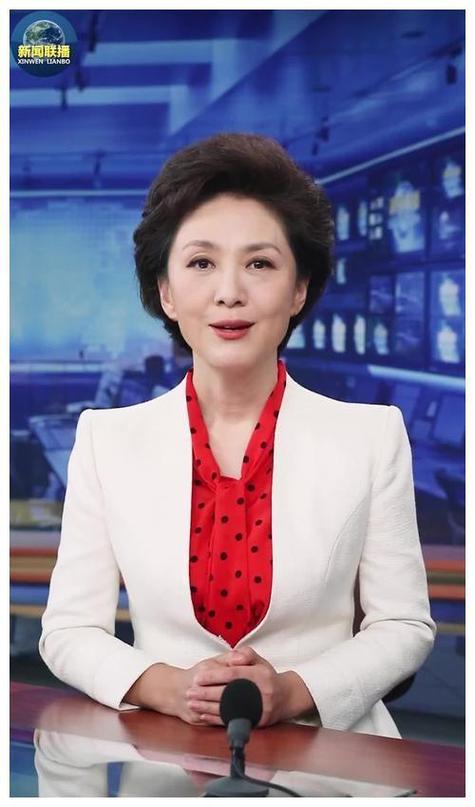 河南郑州市迎来了一位伟大的女性,她就是国家新闻联播的前主播海霞