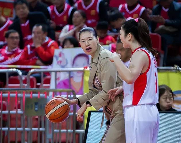展淑萍:巅峰时因伤退役,执教沈部17年,今提名中国篮球
