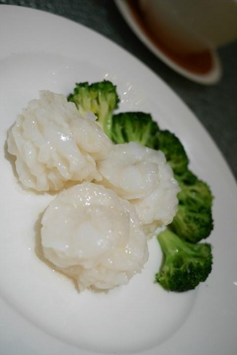 水晶大虾球 ($280 pc) - 国金轩 cuisine cuisine