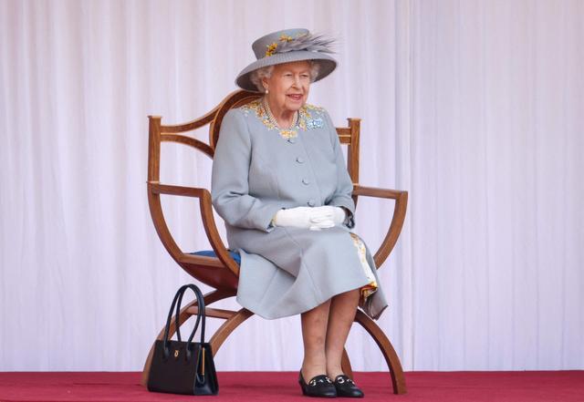英国女王的传奇一生,70年见证15位英国首相更迭