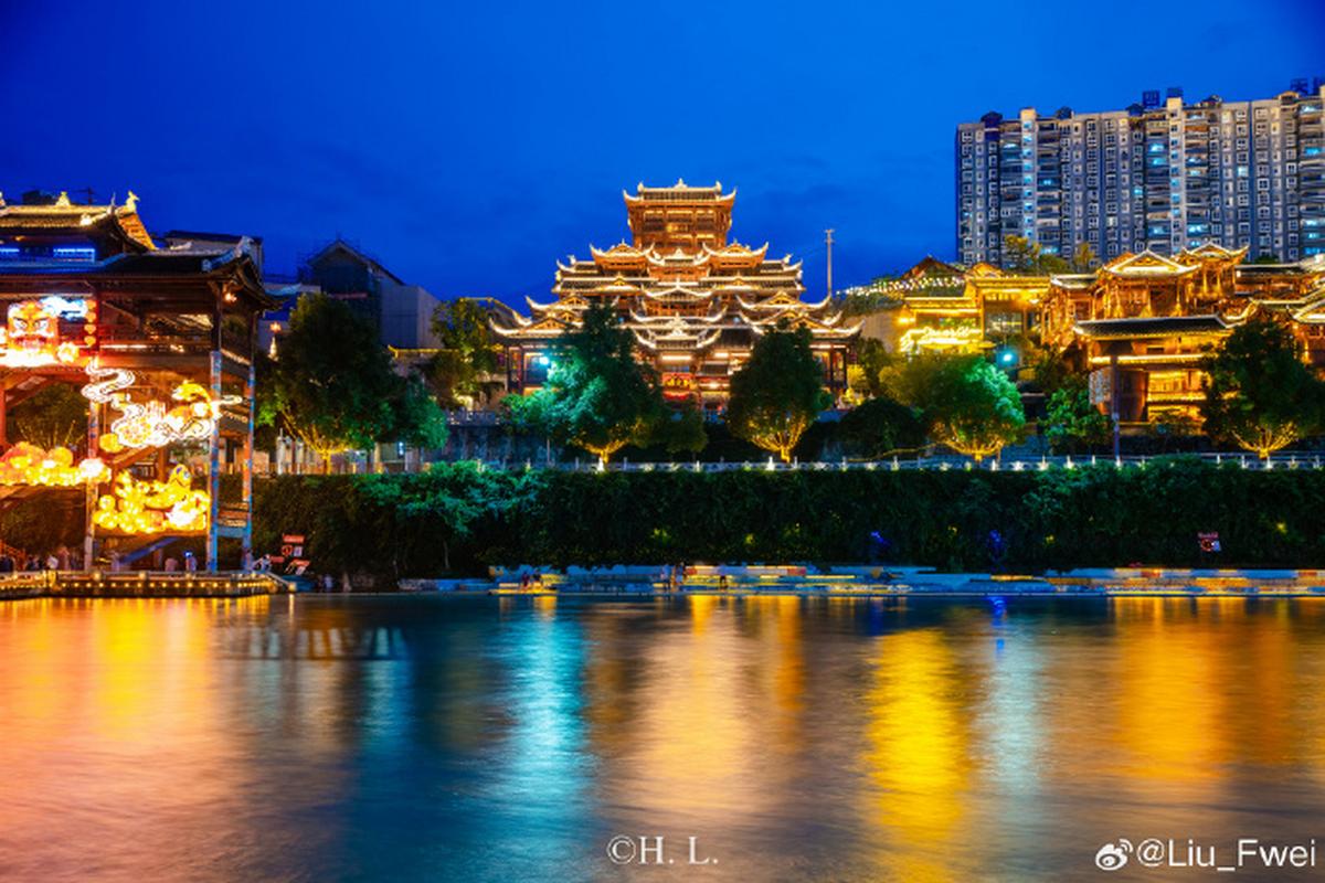 钟情湖北好玩一夏# 宣恩县城美丽的夜景.