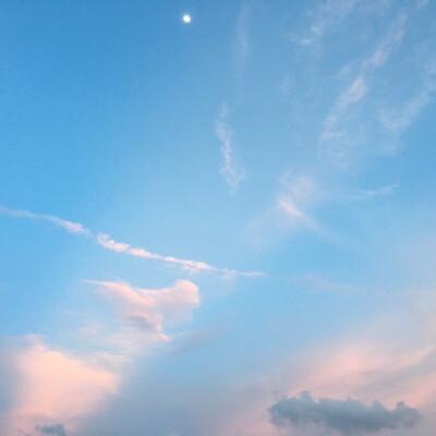 粉蓝粉蓝的天空 无滤镜