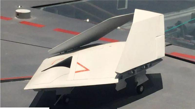 中国版x47b模型细节曝光,利剑无人机机翼能折叠