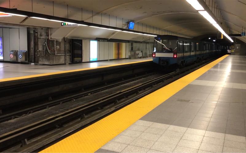 【蒙特利尔地铁】黄线列车终点站清客后逆向驶出车站,站前掉头后进站