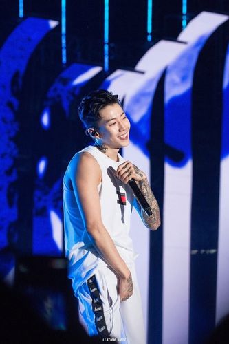 韩国网民投票选出最被低估的rapper曾为大势男团队长的他获得一位