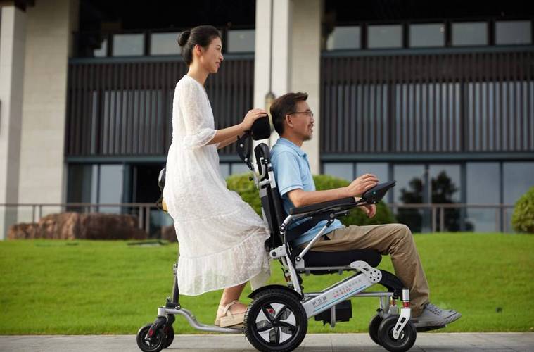 这4款双人电动轮椅安全靠谱!
