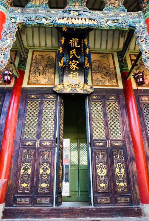 家祠,是一个家族为祭祀祖先而修建的祠堂,也是中国传统文化重要的传承