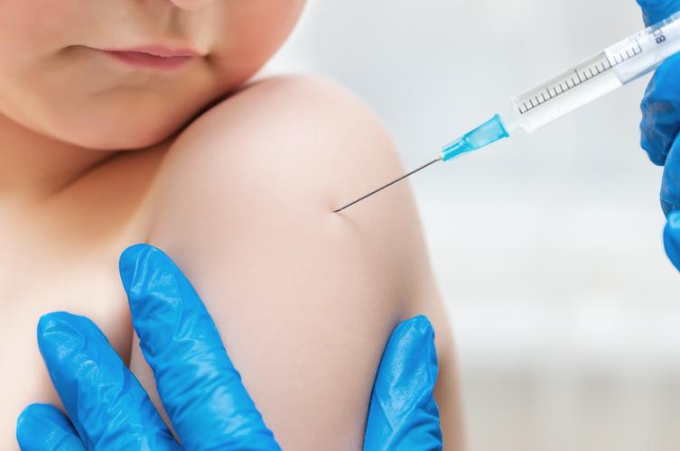 打新冠疫苗为什么先大人后儿童安全吗一文全说清