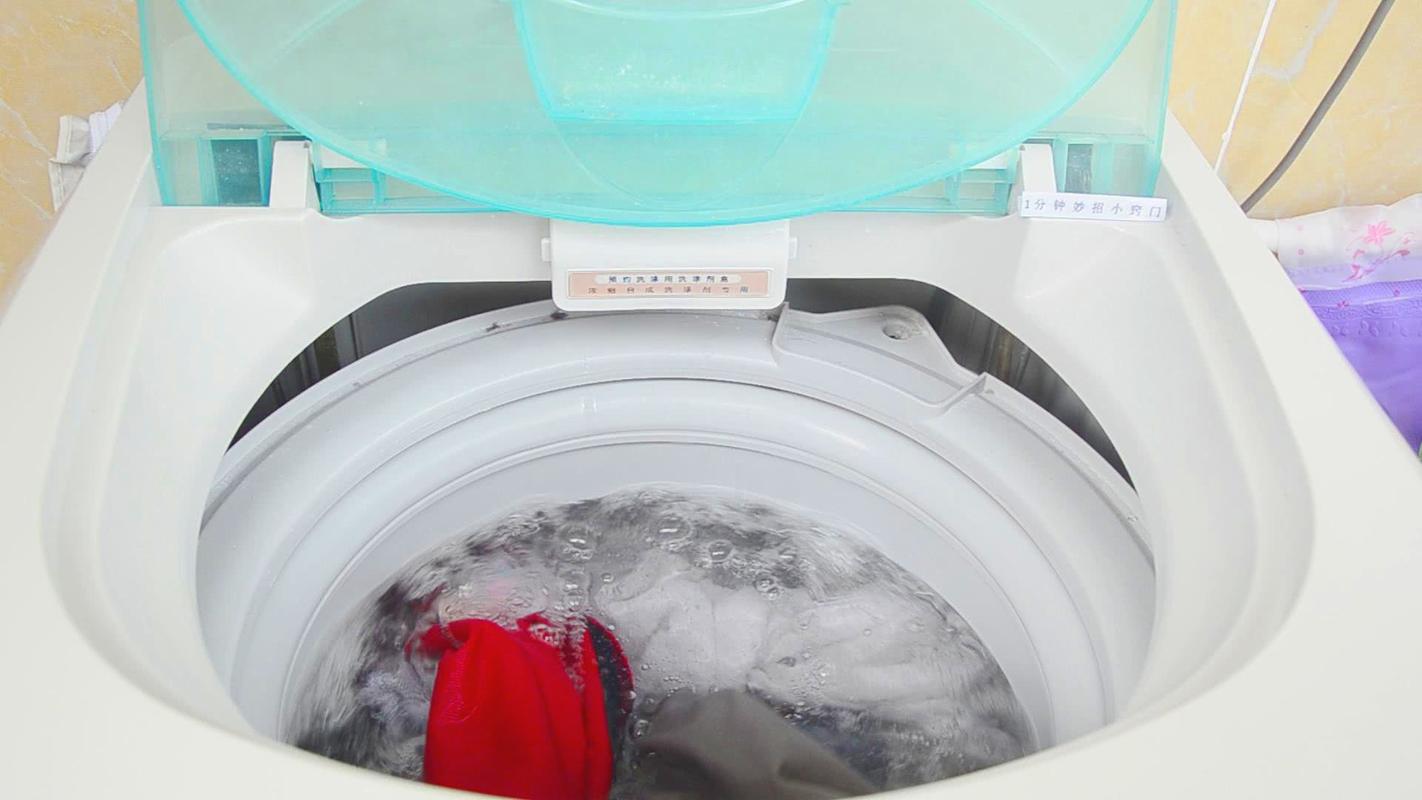 原创洗衣机洗衣服时有个窍门洗得干净又没异味方法很简单实用