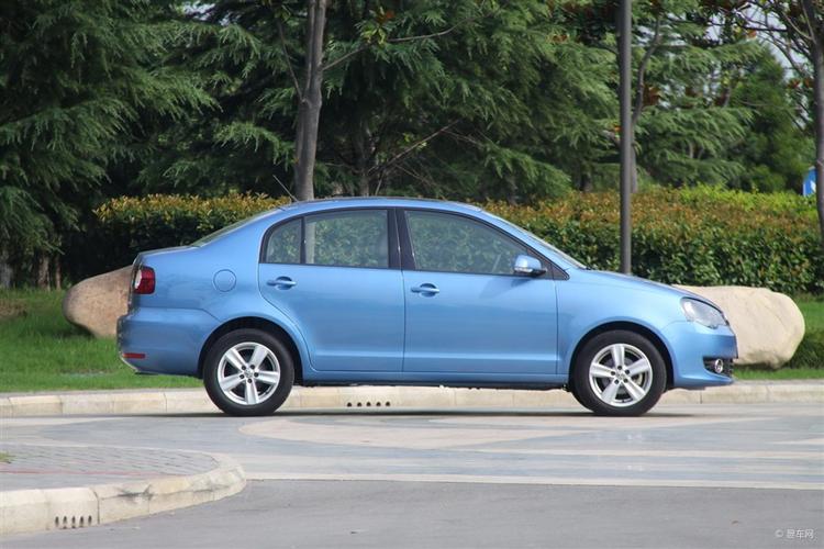 2011款polo三厢车怎么判断颜色.浅蓝色的叫啥色呢?