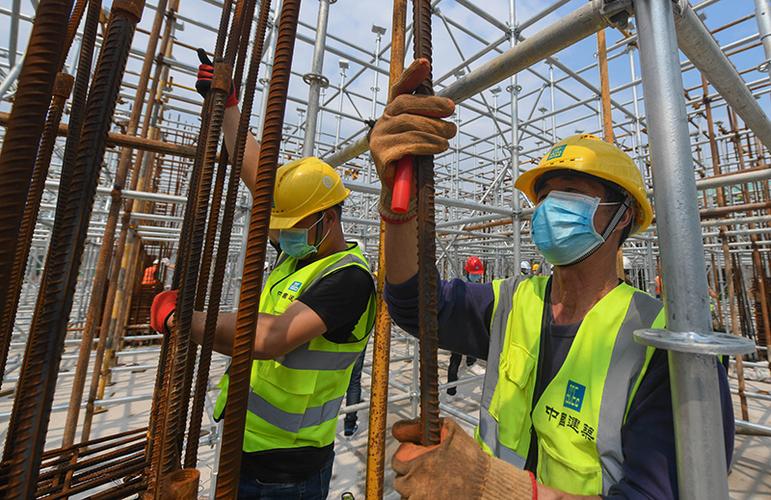 武汉:东湖高新区首批建筑项目复工