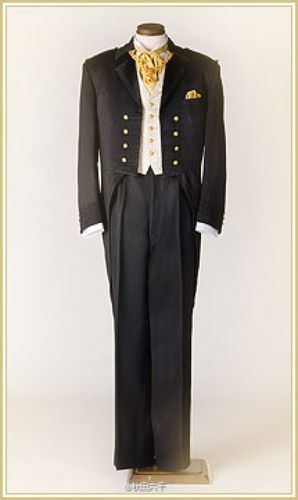 disneyweddings网站上的一些王子礼服,有复刻的也有以