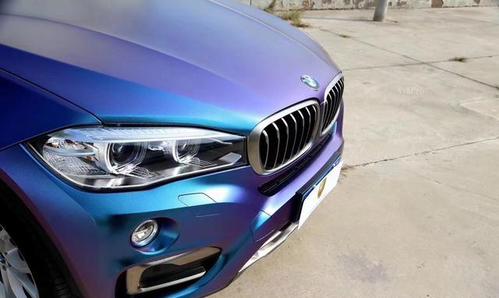 宝马x6车身改色电光紫魅蓝贴膜效果图 分歧颜色的引诱