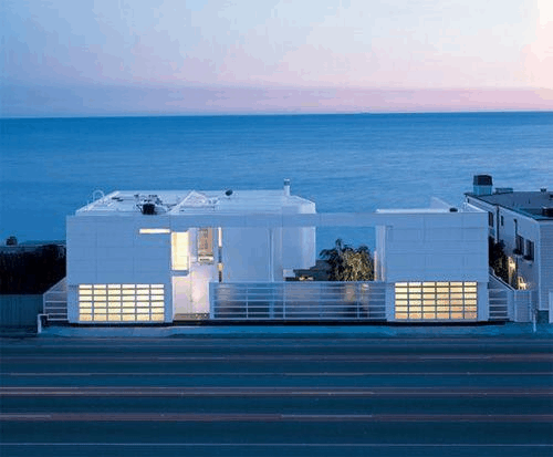 你在这里看到的是一个惊人的海滨别墅设计由理查德·迈耶(richard