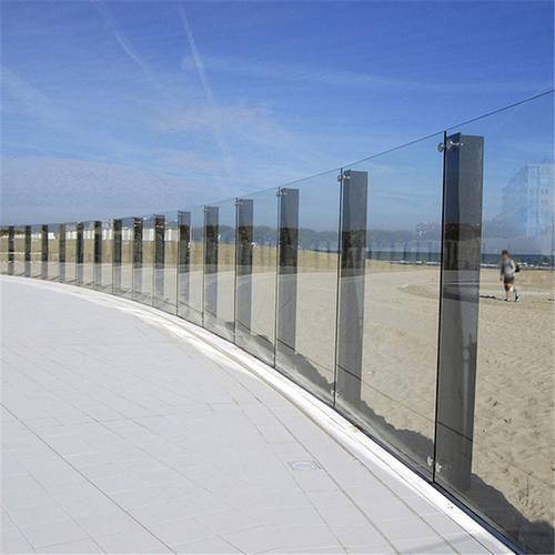 机场工程室外碳钢边板立柱 钢化玻璃护栏