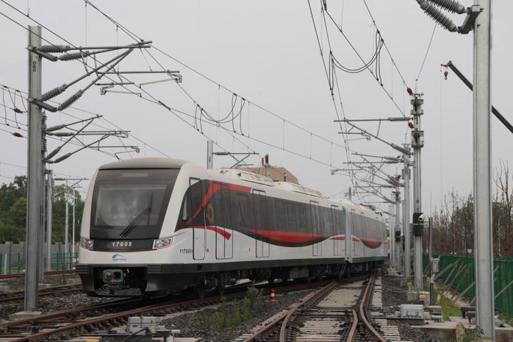 成都地铁17号线是国内地铁运营速度最快的线路之一,进一步加强了城市