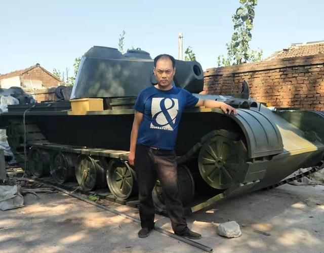 40岁农村大叔造装甲车成"军火商" 产品卖往多个国家