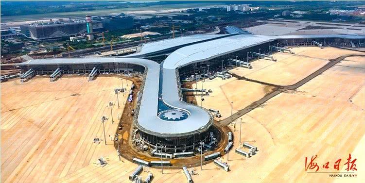 航拍海口美兰国际机场二期工程航站楼全貌.jpg