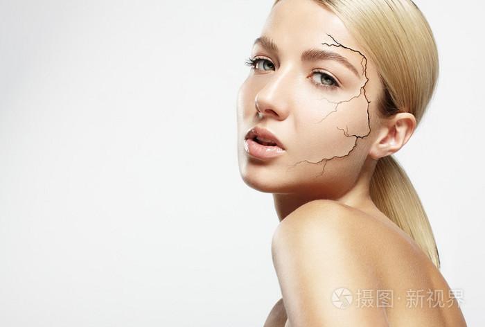 干裂的皮肤,脸上的女人照片-正版商用图片0v7yu2-摄图新视界