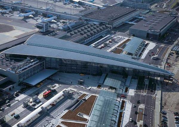 哥本哈根国际机场作为北欧地区最重要的空中交通枢纽,有60多家国际