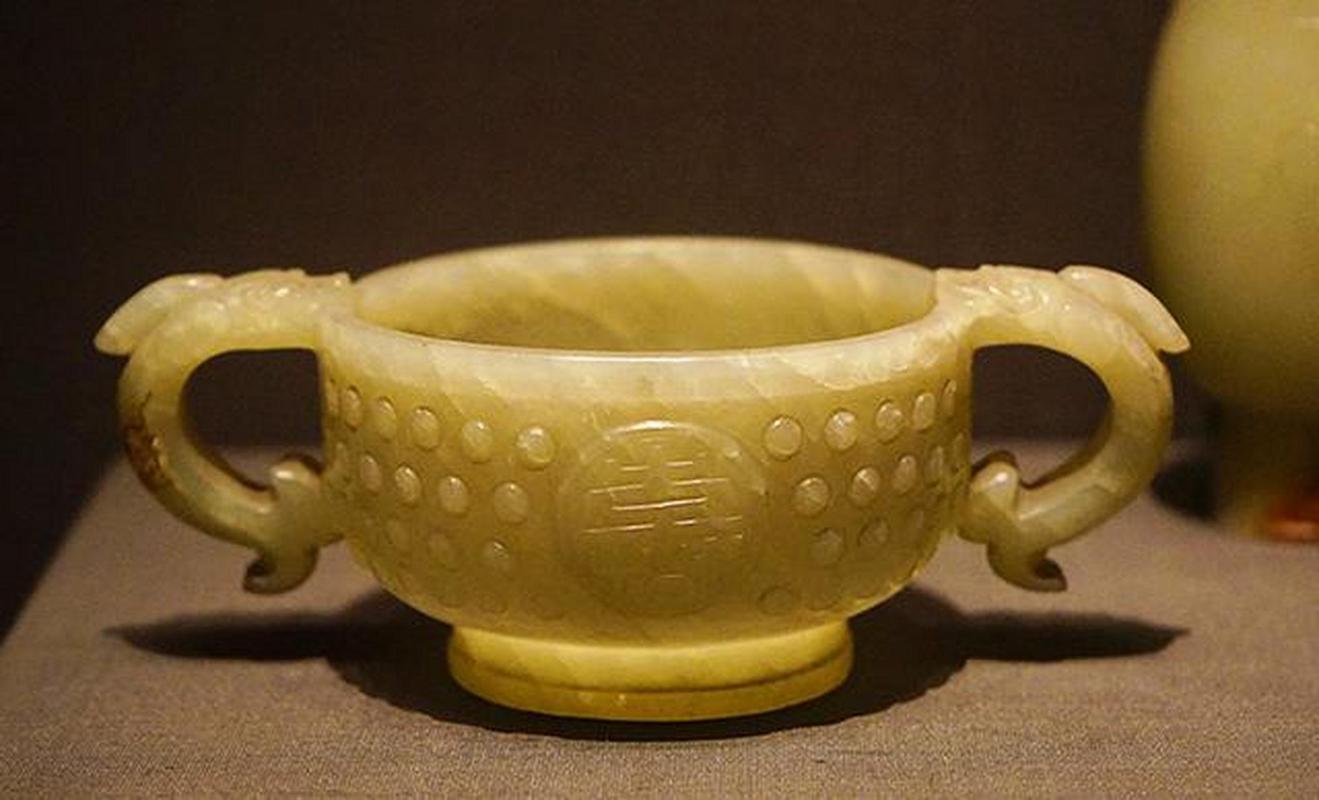 文物#  这是大英博物馆收藏的一组中国玉器.