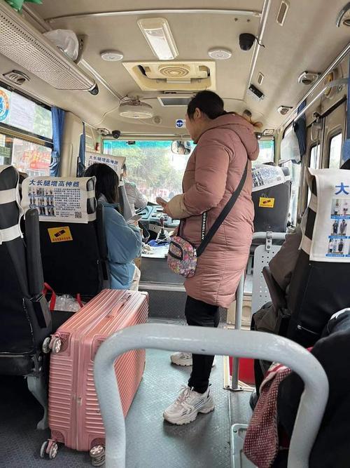 重庆开州区岳溪到开县公交车存在乱收费赶消费者下车问题