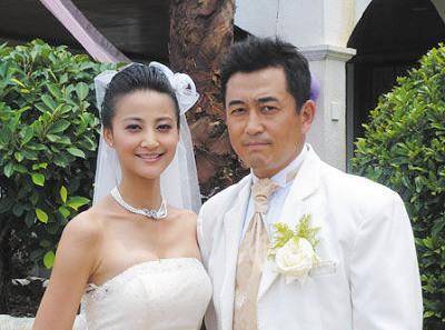 他与张歆艺相恋7年不愿结婚 却3天闪婚小15岁的娇妻