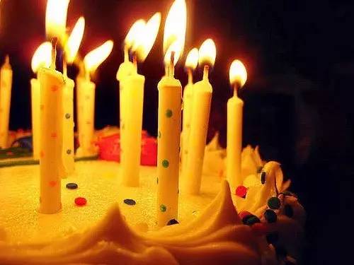 『新鲜趣事』吹蜡烛许愿,蛋糕上的细菌将增加14倍