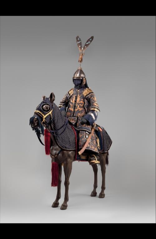 美国纽约大都会博物馆藏清代八旗阅兵礼仪盔甲