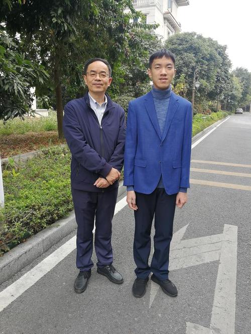 专访青年数学家陈杲父亲:反对"鸡娃",考试分数没那么重要