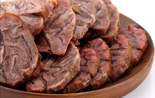 猪肉炖粉条和酱牛肉哪个才是下馆子的必点菜经典做法与大家分享