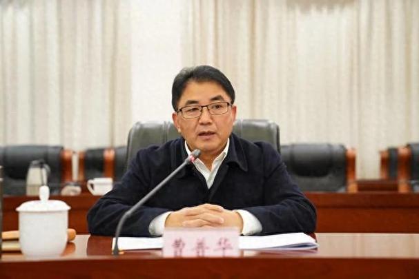 上述消息显示,曹普华已任湖南省委分管日常工作的副秘书长,省委办公厅