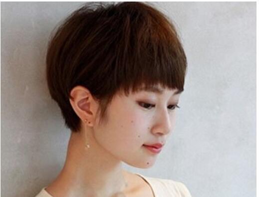 30岁女生自然短碎发发型图片 漂亮短碎发青春又显年轻(2)_女生发型