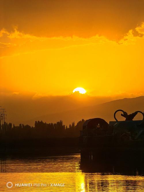 看一场中国最晚的日落,是专属于喀什的浪漫.