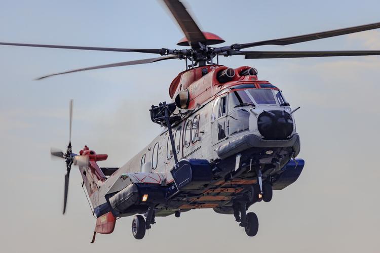 ec225超级美洲狮直升机搭载吊索